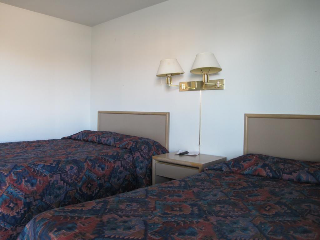 Economy Inn ออนตาริโอ ห้อง รูปภาพ
